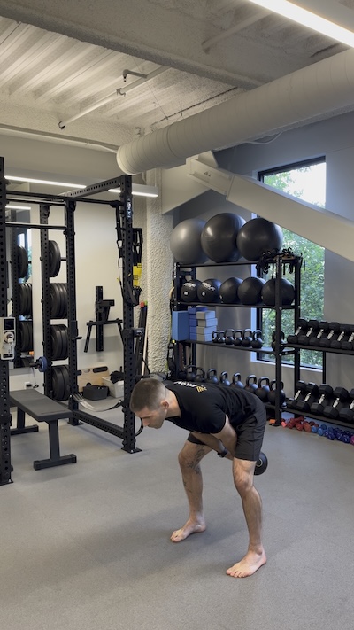 Kettlebell swing hinge